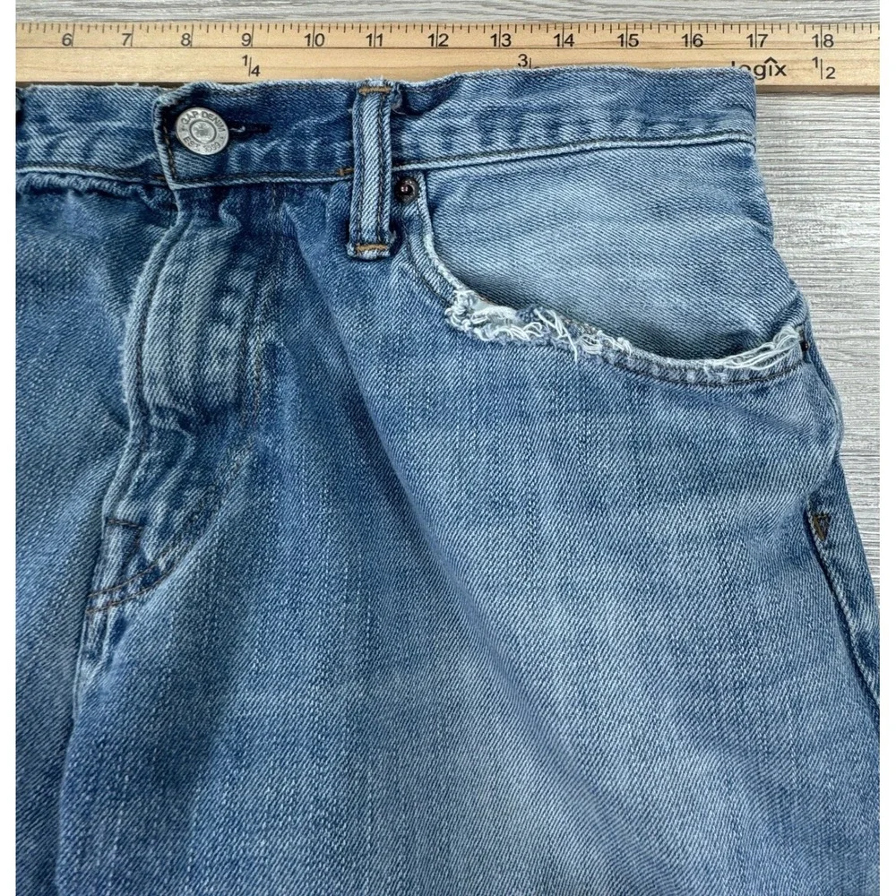 GAP *orders ship